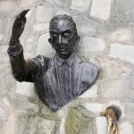 Le Passe-muraille, place Marcel Aymé